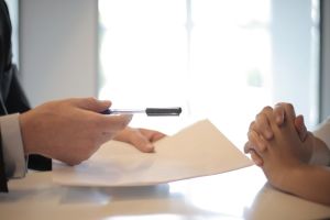面試收錄取通知!她問底薪竟被「1動作」 網全喊:別去 ▲原PO表示男友最近面試新公司,豈料竟然對人資用「注音文」,讓她很不解,貼文一出,全場傻眼直呼「穩刷」、「超不OK」。(示意圖,非當事人/取自Pexels)