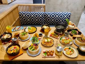 蔦屋書店新竹湳雅4/15試營運 6大亮點:獨家美食搶先看 ▲WIRED CHAYA茶屋餐點豐富,首推「松露野菇」火鍋。(圖/記者蕭涵云攝)