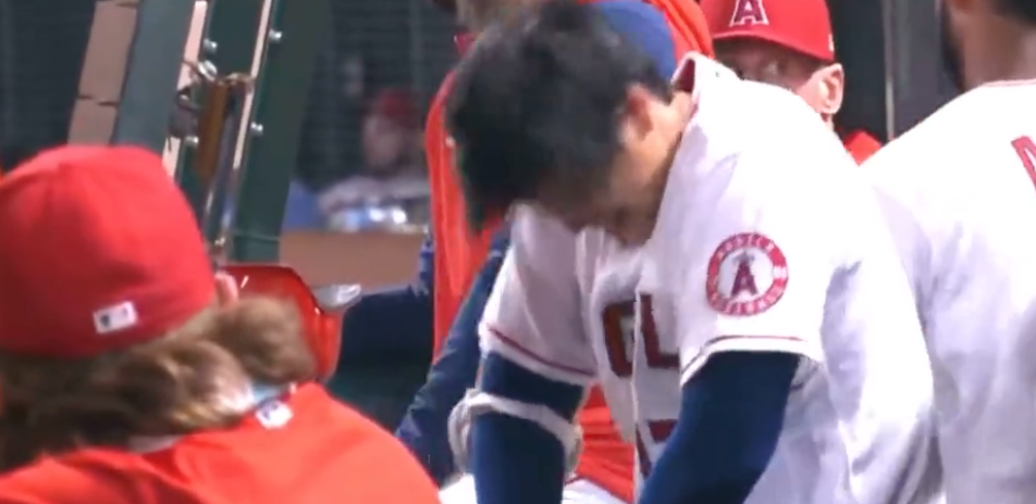 ▲大谷翔平幫球棒CPR(圖／NHK)