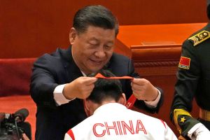 中國國家主席習近平 ▲習近平在冬奧會總結表彰大會稱讚北京冬奧舉辦期間防疫有成,卻絕口不提上海疫情。(圖/美聯社/達志影像)