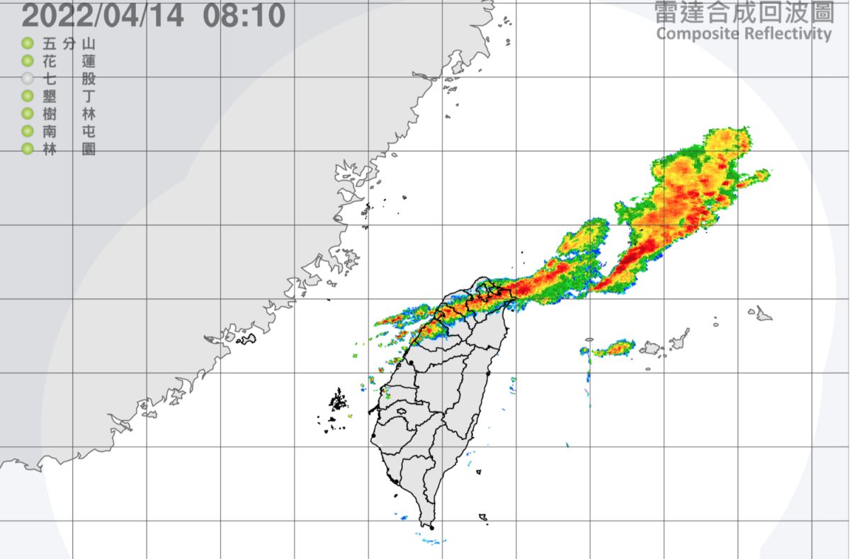 ▲鋒面尾巴掃過台灣，中央氣象局針對7縣市發布大雨特報。（圖／中央氣象局）