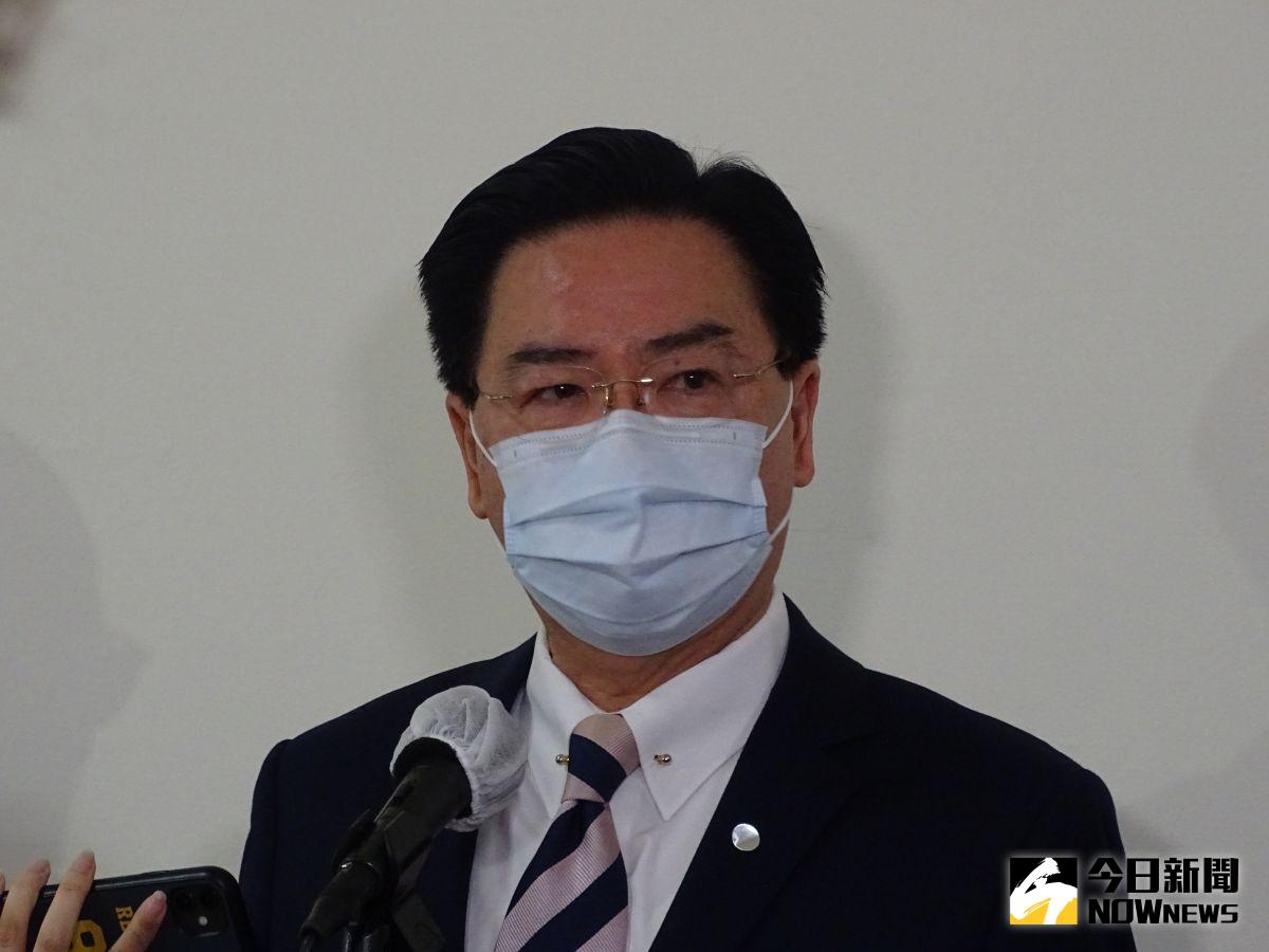 ▲立委王定宇慘被中國假訊息認知作戰，外交部長吳釗燮提醒引用新聞要當心。（圖／記者呂炯昌攝，2022.04.14）