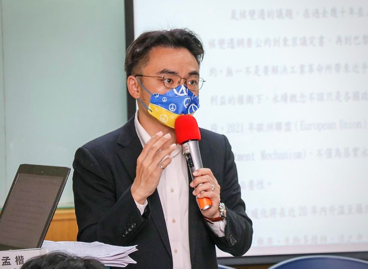 ▲國民黨立委洪孟楷呼籲校園防疫比照議會。（圖／翻攝自臉書）