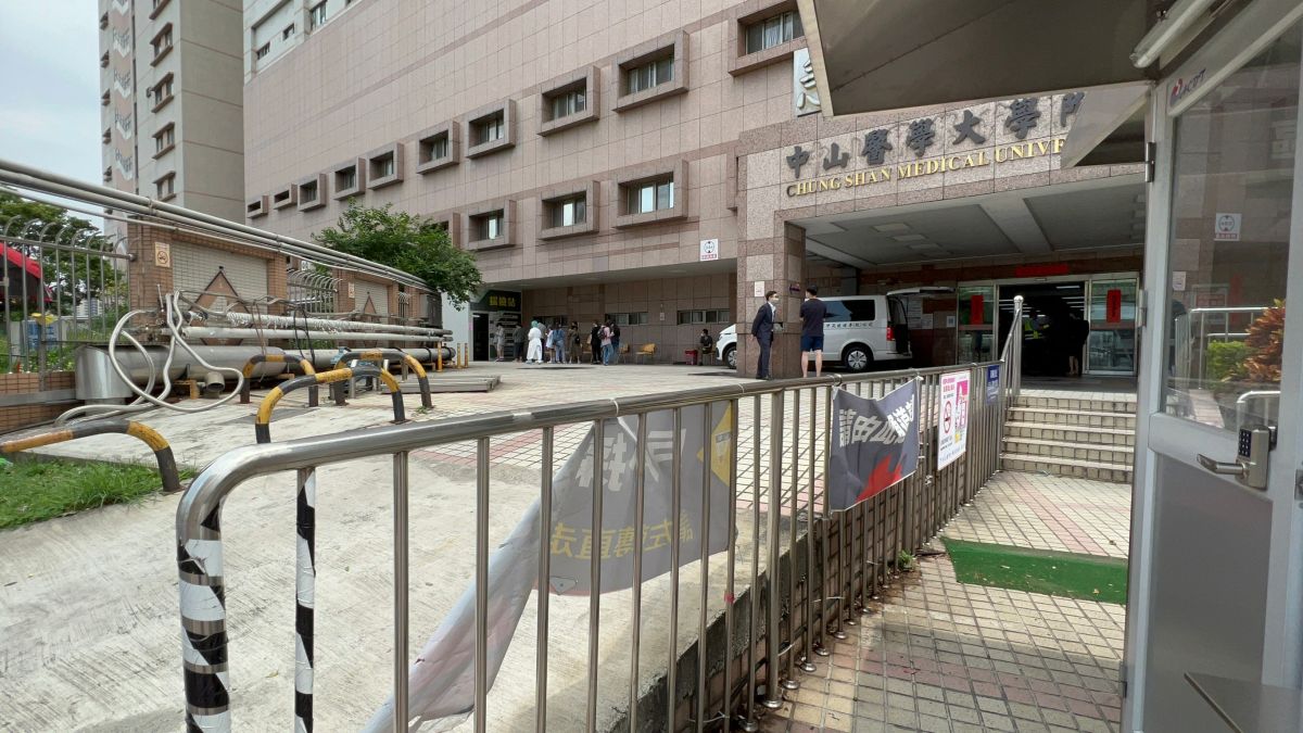 ▲在中山附醫實習的2名護理系學生確診，院方已緊急完成清消。（圖／記者顏幸如攝，2022.04.14）