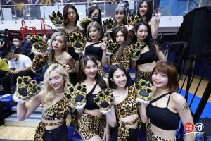 ▲桃園雲豹啦啦隊「電豹女」火辣性感,吸引不少球迷關注。 (台灣運彩xT1聯盟提供) ▲桃園雲豹啦啦隊「電豹女」火辣性感,吸引不少球迷關注。 (台灣運彩xT1聯盟提供)