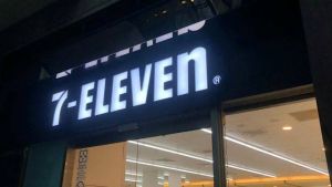 ▲7-ELEVEN的招牌字中，最後一個n其實是小寫。（示意圖／記者張志浩攝）