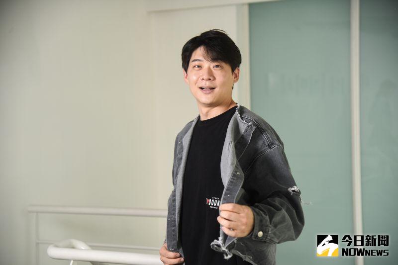 ▲于傳勇精通中韓文,從事過許多不同種類的工作,目前經營韓國體系表演培訓中心。(圖/記者陳明安攝)