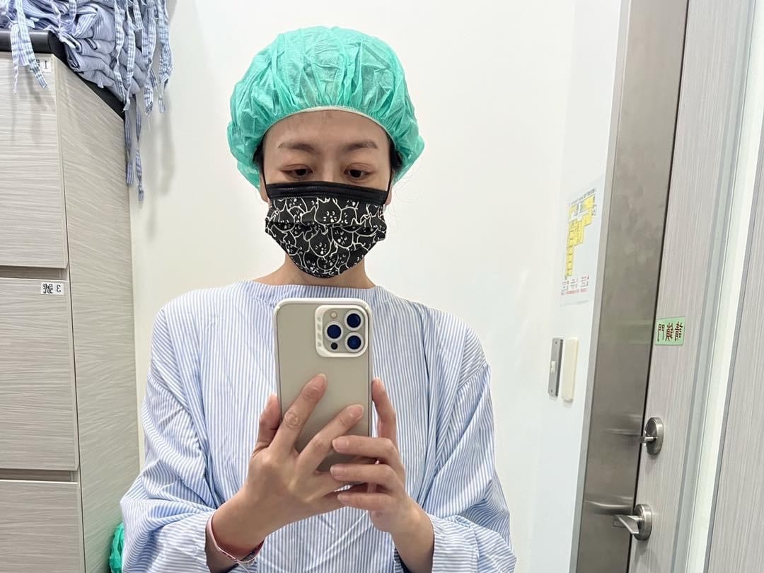 ▲唐玲接受醫生建議移除子宮與卵巢。（圖／翻攝唐玲臉書）