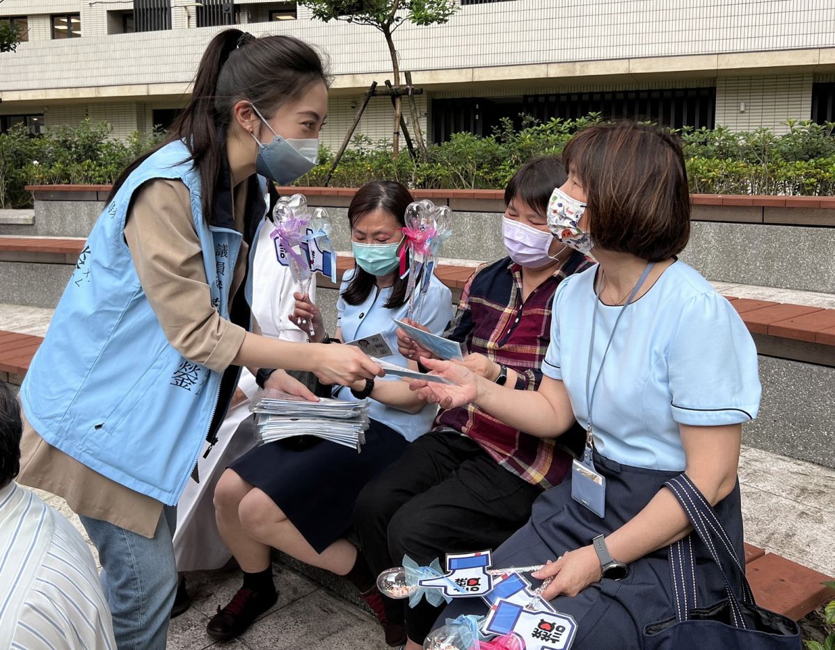 ▲「侯家軍」的蔡畹鎣說，她都是用全力以赴的心態勤跑基層，相信只要盡心盡力，就不會有遺憾。（圖／蔡畹鎣提供）