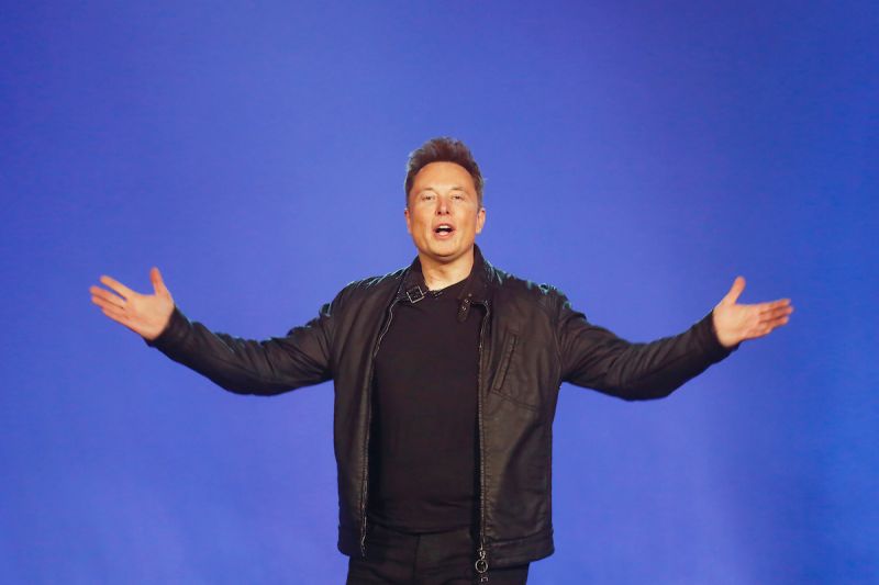 ▲電動車大廠特斯拉（Tesla）創辦人馬斯克（Elon Musk）大讚中國電動車廠具競爭力、勤力與聰明。（圖／美聯社／達志影像）