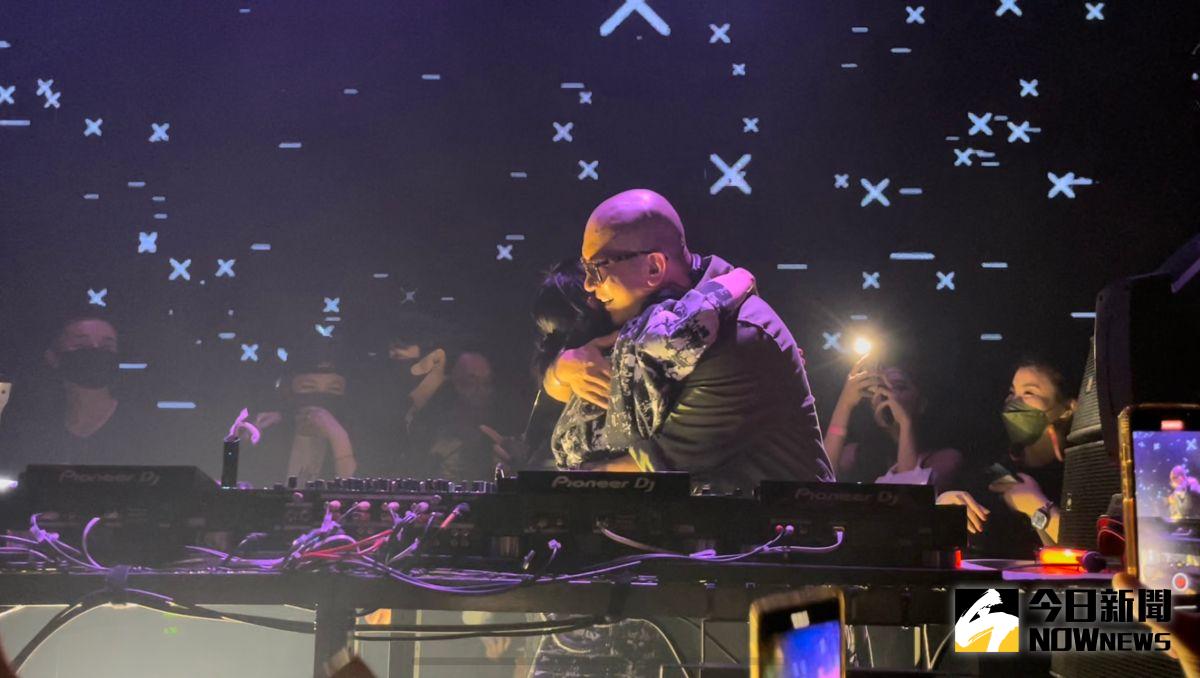 ▲具俊曄夜店合體小S嗨翻。（圖／記者陳雅蘭攝）