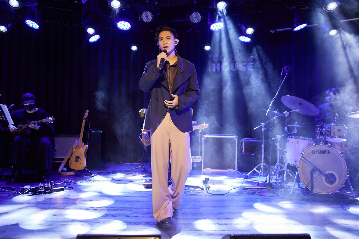 ▲柏霖在錄音時，情緒潰堤淚崩。（圖／索尼音樂提供）