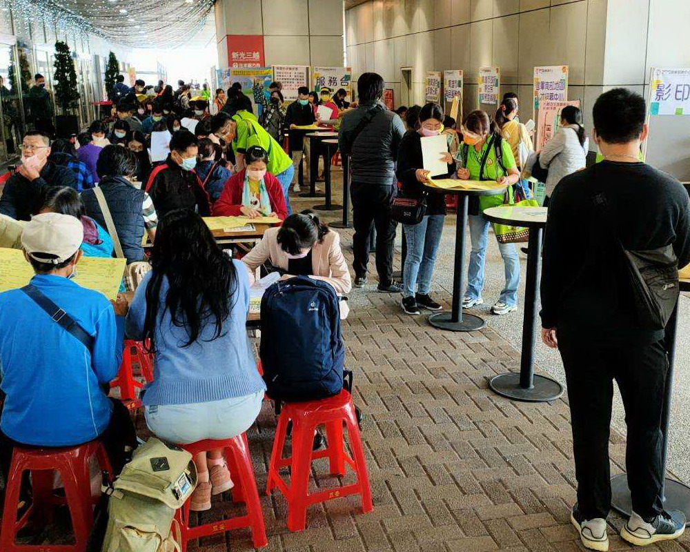 ▲高雄市政府勞工局舉辦就業徵才活動。(圖／記者黃守作攝)