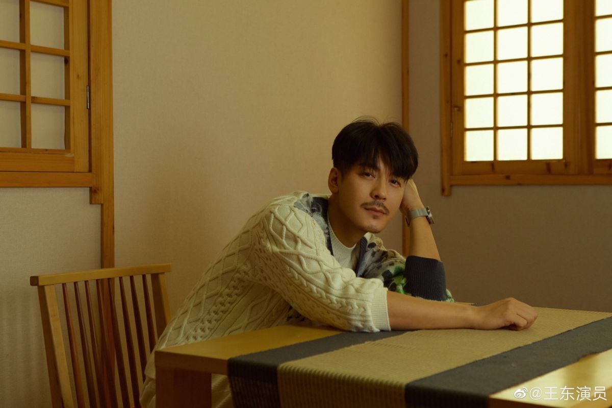 ▲王東演出迪麗熱巴仙俠劇《馭鮫記之與君初相識．恰似故人歸》爆紅。（圖／翻攝王東微博）