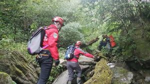 清境農場驚傳命案！「男裸屍」溺斃橫躺溪谷　身份待查
