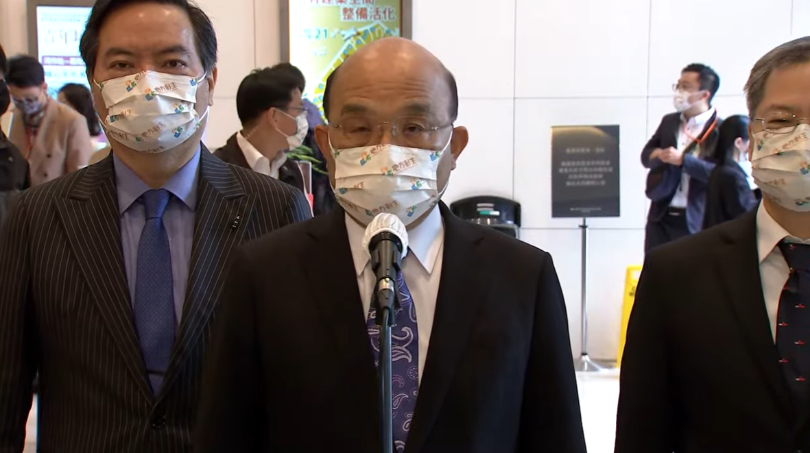 ▲行政院長蘇貞昌表示，接下來有大量快篩劑、藥品、疫苗都會到貨，將為下一階段開放做準備。（資料圖／行政院提供）
