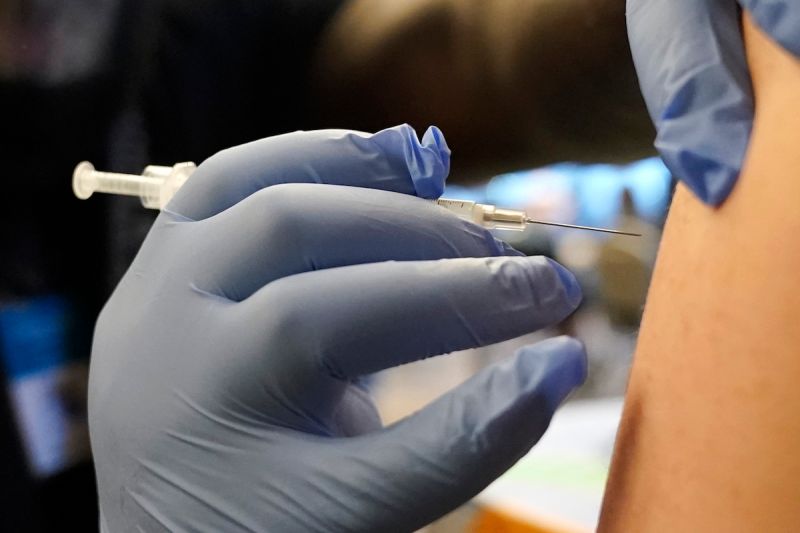 ▲晚間食藥署表示，莫德納雙價疫苗將作為18歲以上成人主動免疫的追加接種。（圖／美聯社／達志影像）