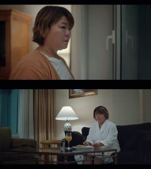 ▲劇中,李姃垠原以為能跟初戀在一起,發現是騙局崩潰不已。(圖/翻攝Netflix) ▲劇中,李姃垠原以為能跟初戀在一起,發現是騙局崩潰不已。(圖/翻攝Netflix)