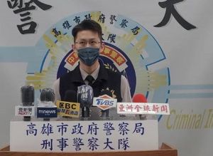 ▲高市警局刑事警察大隊偵五隊長林俊宏提醒民眾，網路向陌生人購買商品陷阱多，民眾應小心，勿將名下銀行帳戶借予他人使用。(圖／記者郭凱杰翻攝）