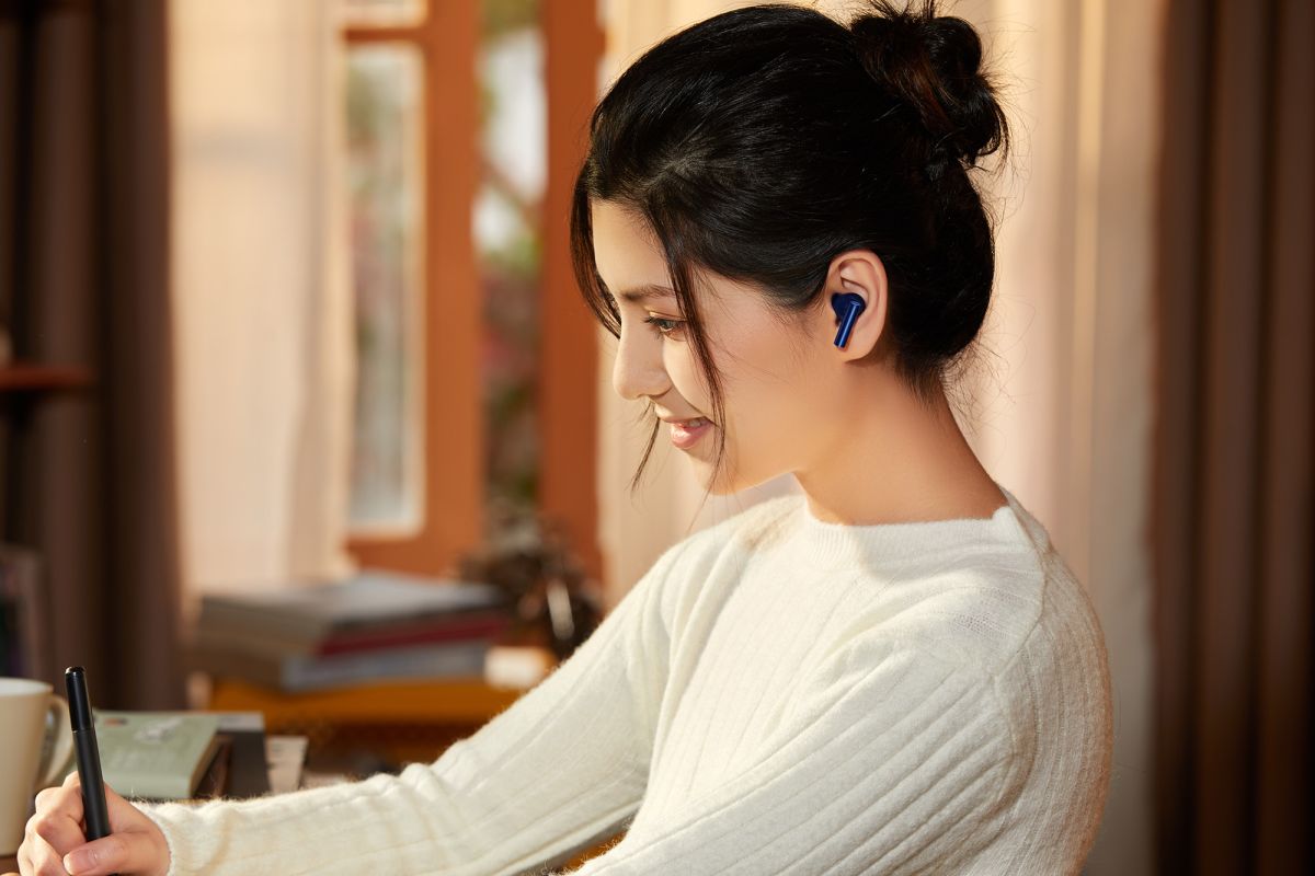 ▲realme Buds Air 3真無線藍牙耳機，售價1,999元，4/20於realme網路商店開放早鳥預購，預購價1,799元，於4/25搶先出貨。（圖/翻攝官網）