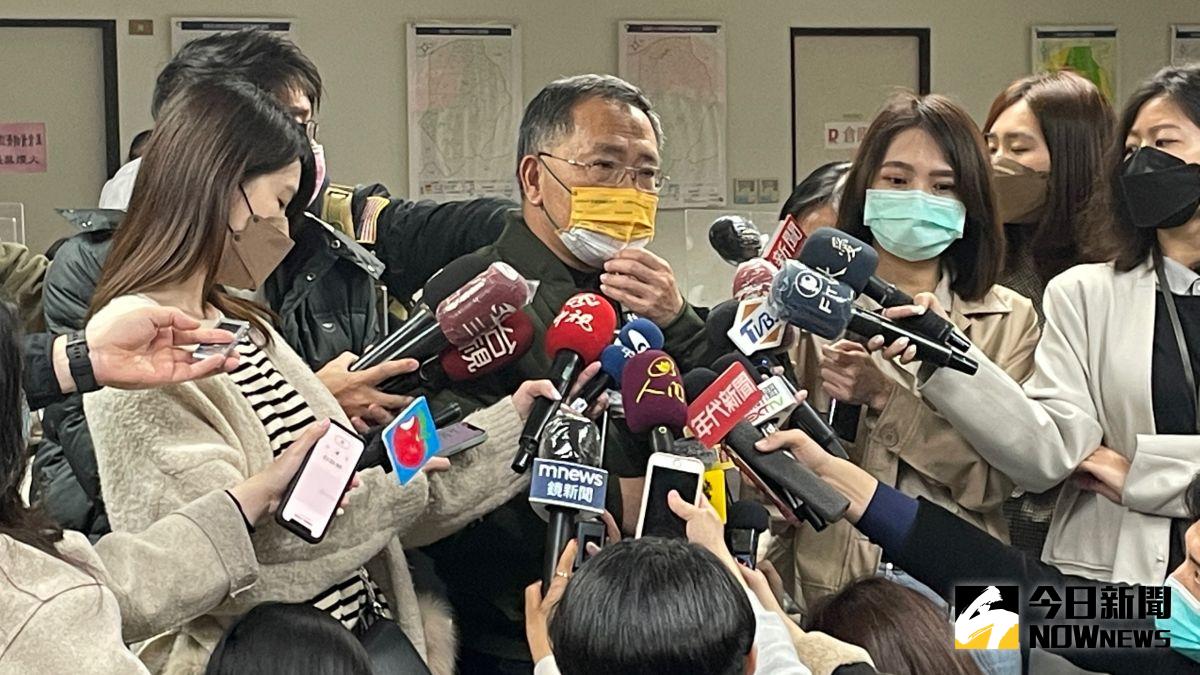 ▲台北市副市長蔡炳坤20日前往信義區關懷中心視察，並於會後接受媒體訪問。（圖／記者丁上程攝，2022.04.20）