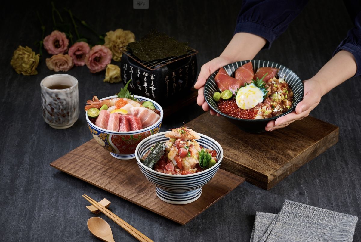 ▲一年一度的母親節即將到來，是該好好慰勞辛苦的媽媽，東京排名第一的「日本橋海鮮丼辻半」，正式宣告日本黑鮪季開跑，獻上台灣獨家海鮮珠寶盒新品，可以一次吃到黑鮪魚三種肥美部位好誘人，還祭出母親節奢華套餐幫大家寵愛媽媽。（圖／香繼光提供）