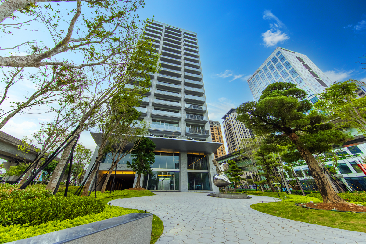 ▲中悦第一座李文勝頂級豪辦「寰宇1號」，立足新莊副都新機捷A3站國際生活圈。（圖／品牌提供）