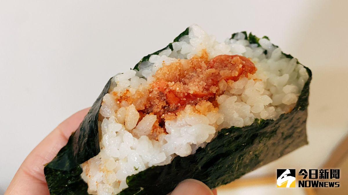 ▲7-11展開「明太子季」，除了鮮蝦明太子冷義大利麵強勢回歸，另一亮點則是熟成明太子御飯糰，主打包入整塊明太子。（圖／記者黃韻文攝）