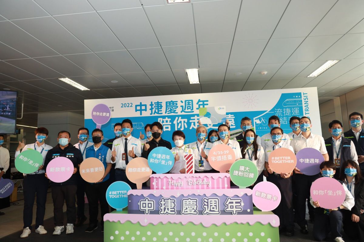 ▲台中捷運通車滿週年，市長盧秀燕也參與發想及拍攝，更宣布3大亮點好康(圖／市政府提供2022.4.21)