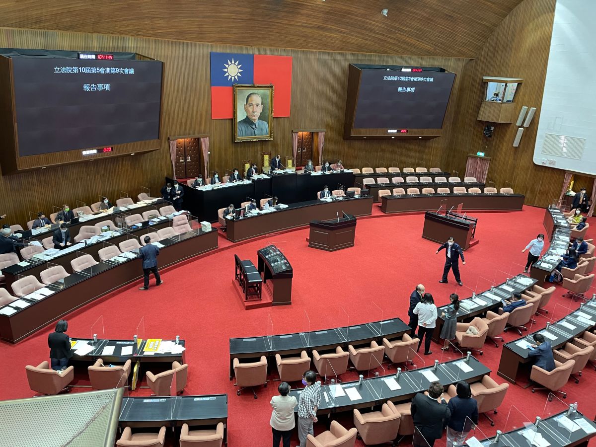 ▲行政院函請紓困條例延長1年，立法院通過民進黨團提議逕付二讀。（記者王敏旭攝，2022.04.22）