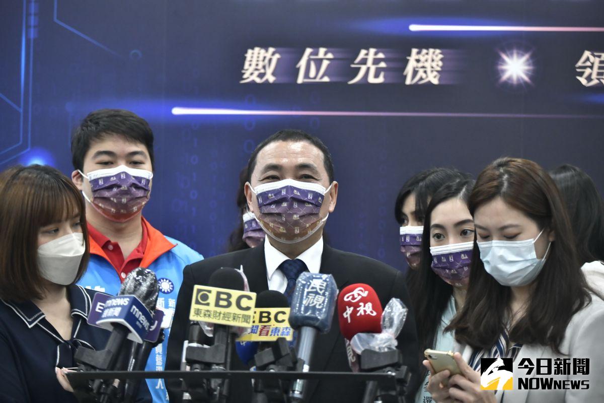 ▲新北市長侯友宜今（22）日表示，「以篩代隔」的策略，對地方的執行面而言，確實還是有他的困難度，且是緩不濟急。（圖／記者陳志仁攝，2022.04.22）