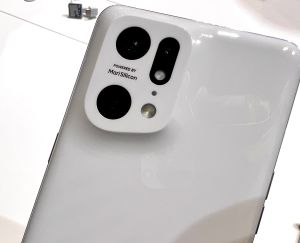 ▲OPPO Find X5 Pro。(圖／記者周淑萍攝)