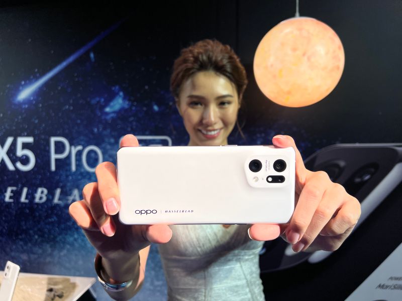 ▲OPPO Find X5 Pro與全球首台登上月球的相機品牌—哈蘇(Hasselblad)攜手合作，激發更多元的影像創作。(圖／記者周淑萍攝)