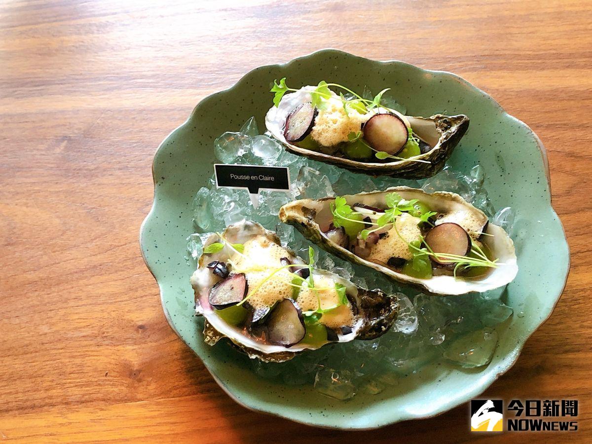 ▲台中Frenchie Frenchie餐酒館配合盡享法國美食之夜活動，端出來自法國生蠔美味，屬於一周的快閃菜單活動。（圖／記者金武鳳攝，2022.4.22)