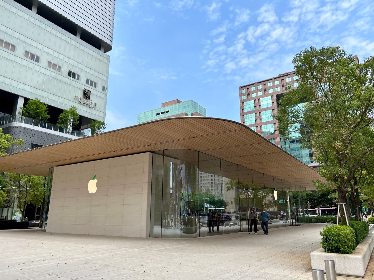 ▲Apple Store,蘋果直營店,世界地球日。(圖／記者周淑萍攝)