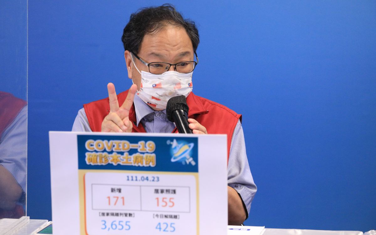 ▲台中市民政局長吳世瑋強調，每天2通電話是居家安心照護標準程序，會提醒里幹事注意電話溝通的技巧。（圖／台中市政府提供，2022.04.23）