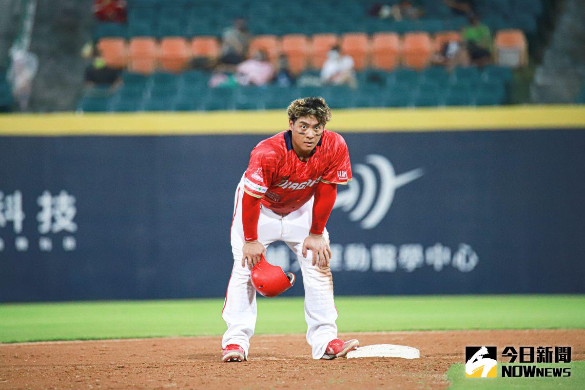 ▲味全龍捕手吉力吉撈．鞏冠。（圖／記者葉政勳攝 , 2022.04.23）