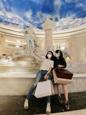 五倍券晚鳥加碼!義大「不限面額」抽五星住宿、贈樂園票 ▲義大Outlet Mall推出五倍券晚鳥優惠搭配母親節檔期回饋。(圖/義大世界提供)