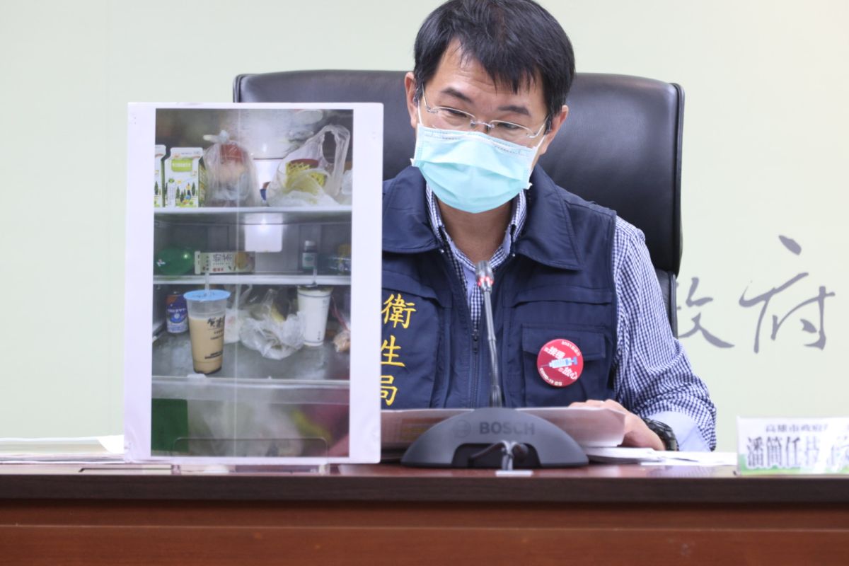 ▲高市府衛生局簡任技正潘炤穎今天針對職場環境面管理提醒上班族注意職場染疫風險。(圖／高市府提供)