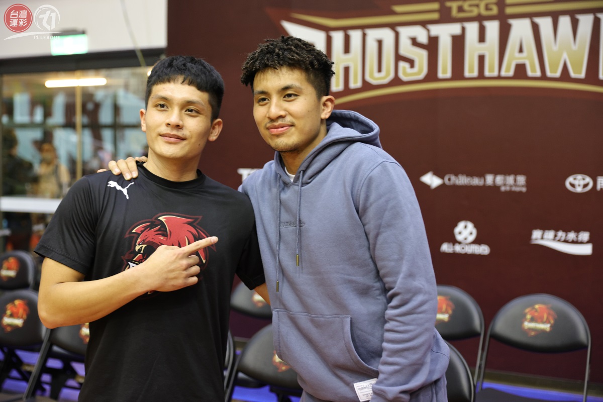▲高國豪、高國強兄弟相見歡。（圖／T1聯盟提供）