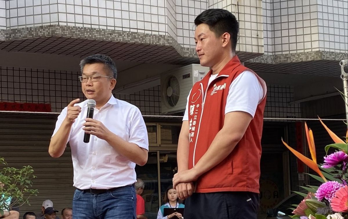 ▲陳柏惟秀出3年前蔡其昌為他站台的照片，透露人生谷底受到蔡其昌不斷鼓勵。（圖／陳柏惟臉書，2022.04.25）