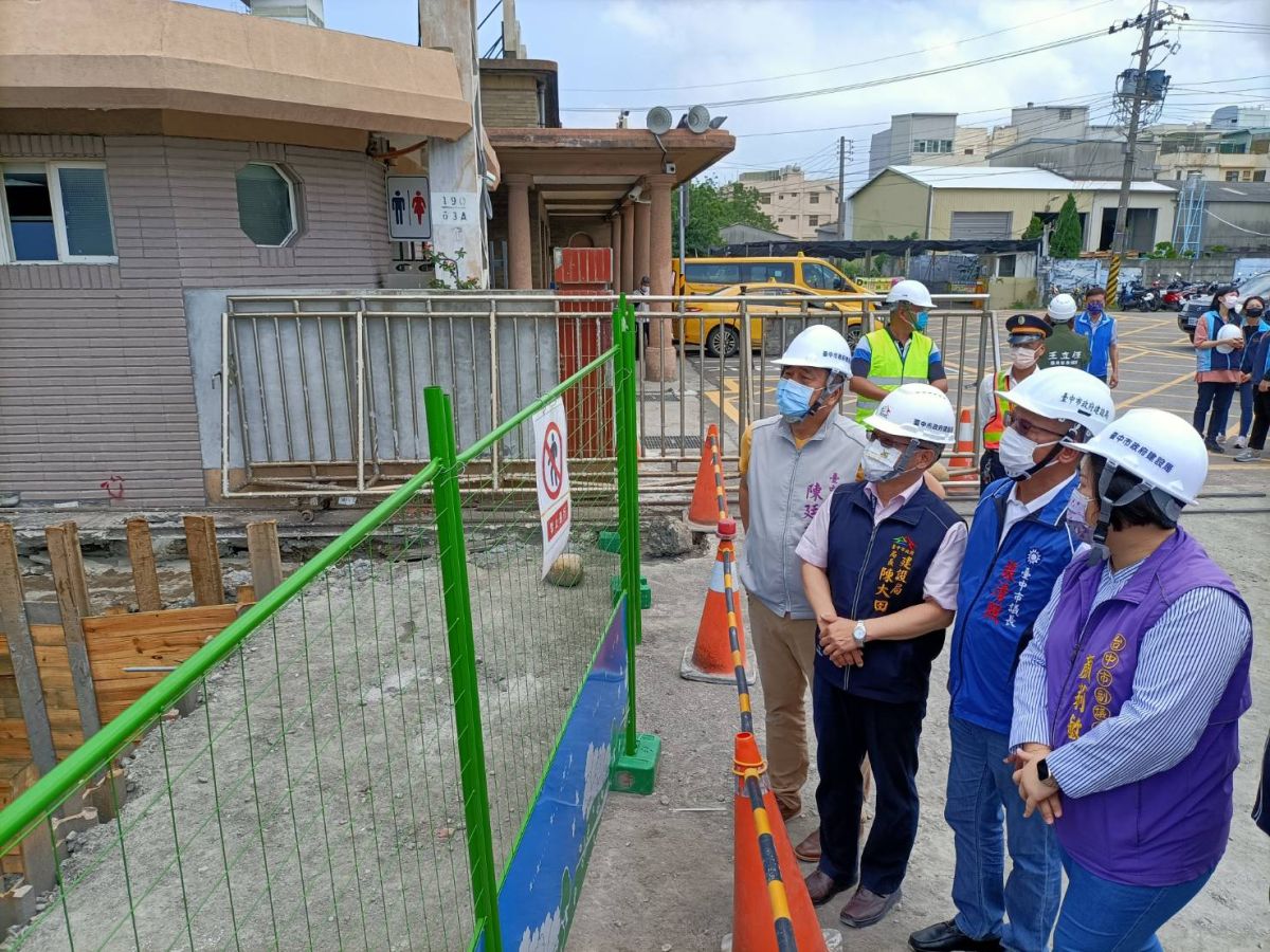 ▲中市海線重大建設，台中市議長張清照邀集市府建設局長陳大田等人實勘進度(圖／張清照服務處提供2022.4. 25)