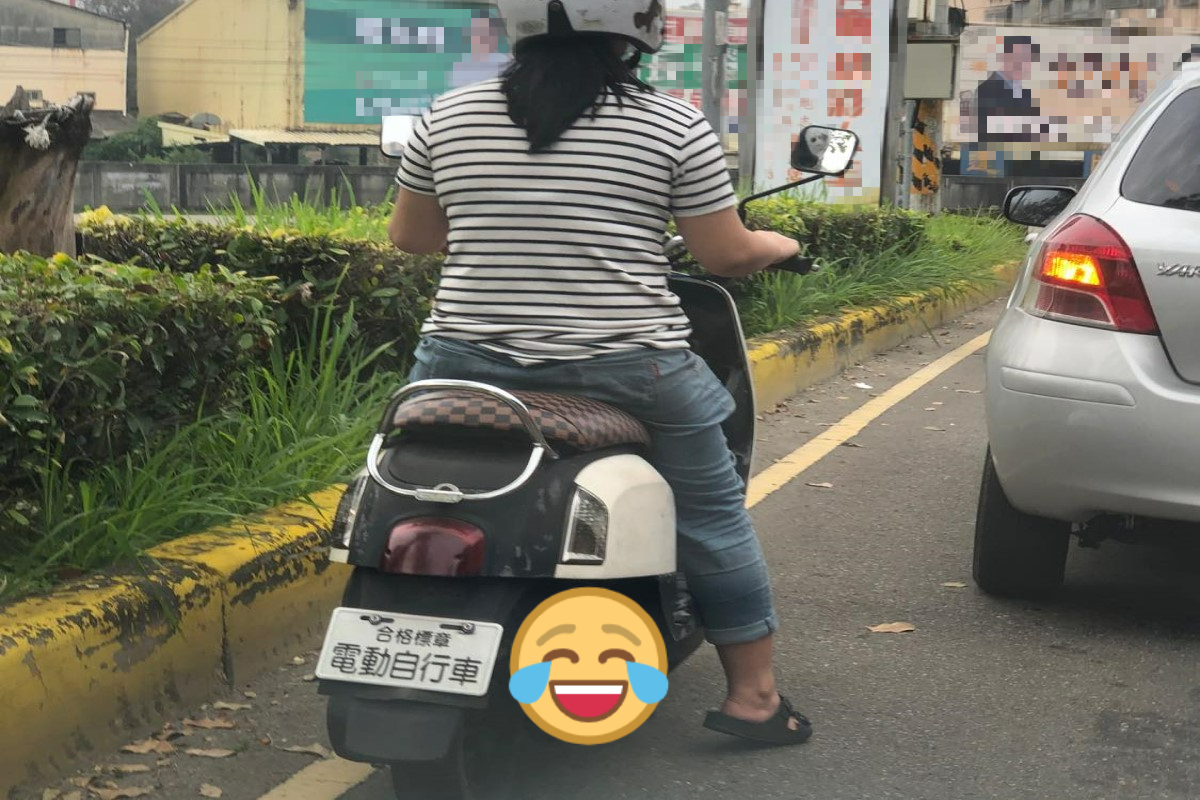 ▲一名網友在路上看見一台「電動自行車」卻覺得怪怪的，引起網友熱議。（圖／翻攝自《爆廢公社》）