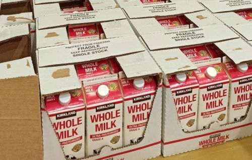 好市多牛奶「過期7天還沒壞」！超耐放內幕爆出　會員傻眼全服了
