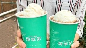 ▲7-11為全民打氣,推出濃萃美式買8送8、冰淇淋紅茶買2送2,平均下來一杯冰淇淋紅茶只要33元,「一杯二吃」的省錢吃法曝光。(圖/7-ELEVEN提供) ▲7-11為全民打氣,推出濃萃美式買8送8、冰淇淋紅茶買2送2,平均下來一杯冰淇淋紅茶只要33元,「一杯二吃」的省錢吃法曝光。(圖/7-ELEVEN提供)