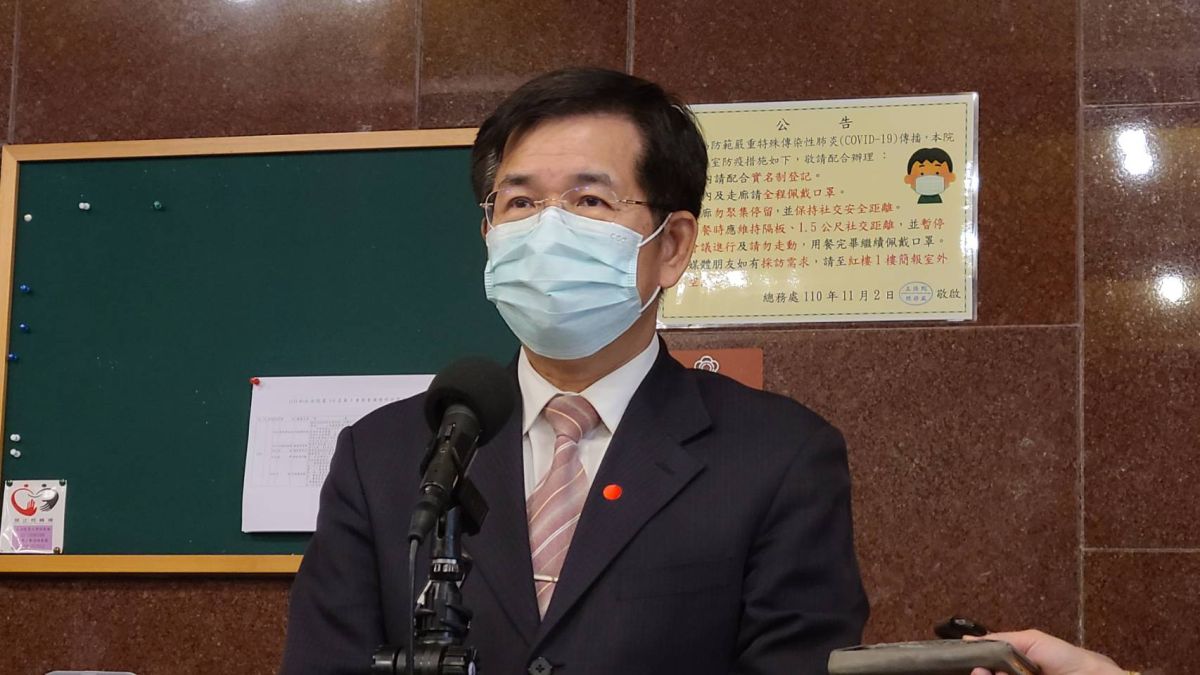 ▲統測遇台鐵五一停駛，教育部長潘文忠今（27）日在立法院受訪指出，會全面補助替代交通。（圖／記者李琦瑋攝，2022.04.27）