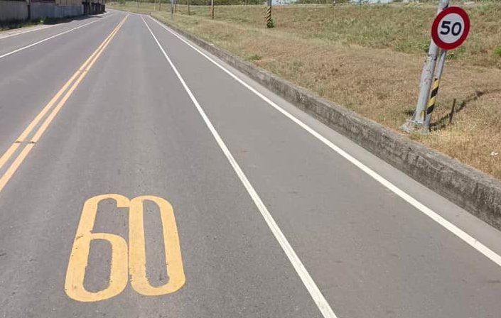 路上「標誌、立牌」速限不同?眾一看全愣:不會開車了