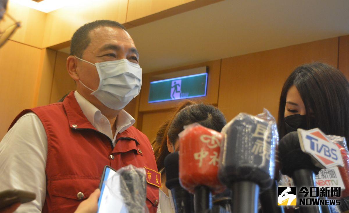 ▲新北市長侯友宜指出，已訂了140萬劑的快篩劑，再加上中央也會補助，現階段都還可以處理，而今日所需的數量都不會有問題。（圖／記者陳志仁攝，2022.04.27）