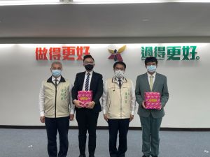 ▲台南市長黃偉哲表揚警方、金融機構與超商業者，為民眾守護住血汗錢（圖／台南市政府提供）