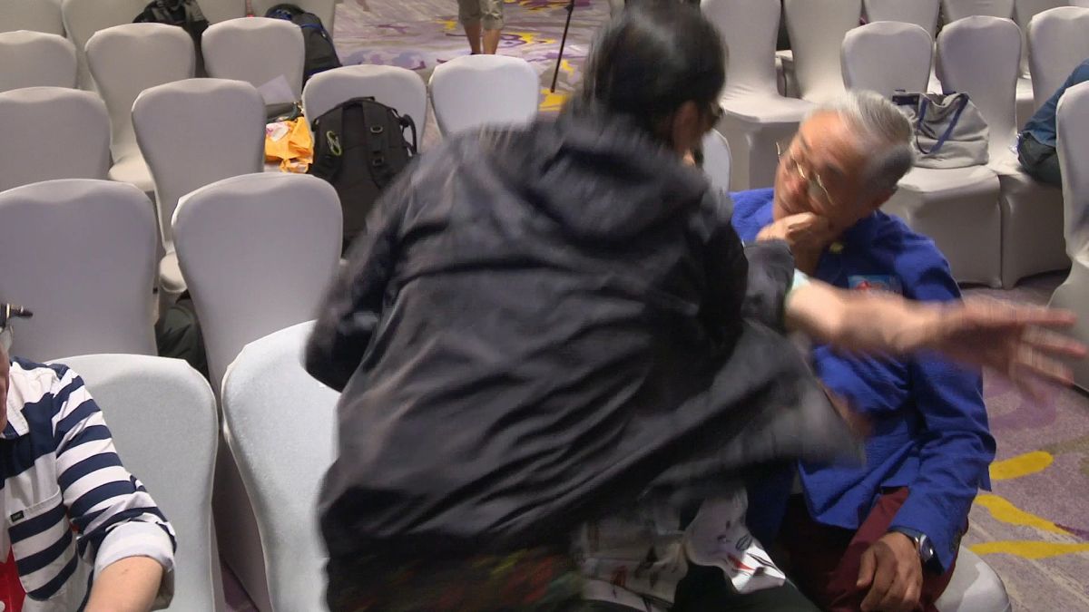 ▲謝賢（左）打曾江一巴掌。（圖／翻攝網路）